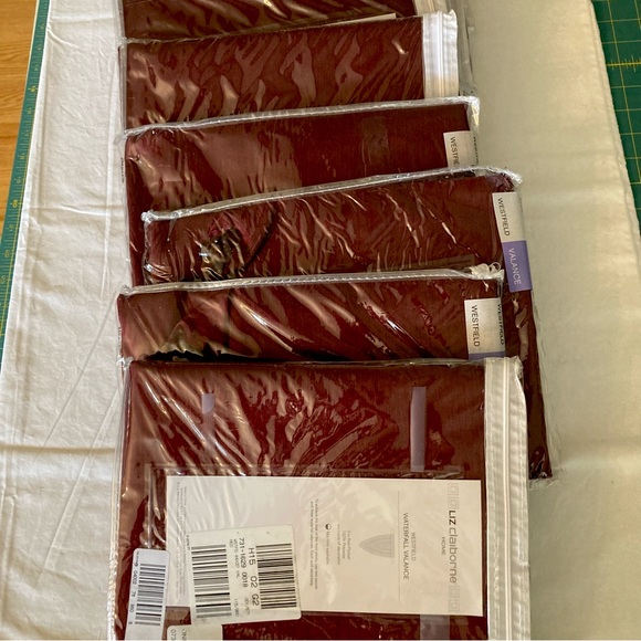 Liz Claiborne Home Westfield Waterfall Valance trimmed with beading 44”x37” - 9 - Picture 7 of 7